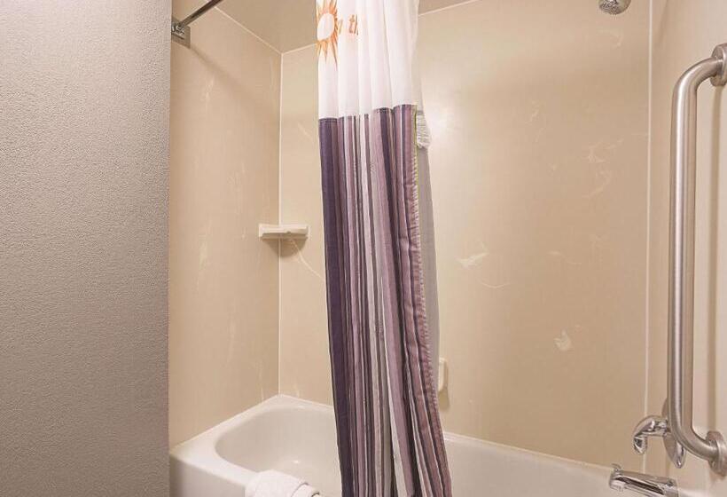 غرفة ديلوكس, La Quinta By Wyndham Warwick Providence Airport