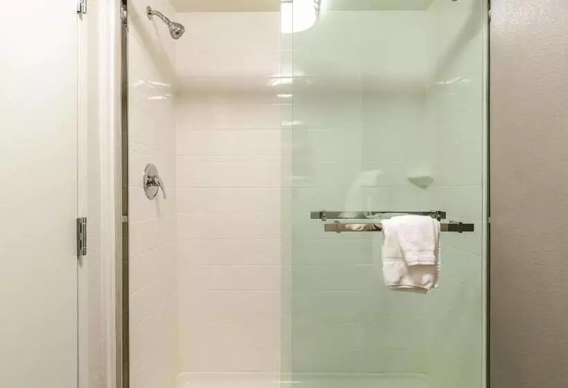 اتاق لوکس با تخت بزرگ, La Quinta By Wyndham Warwick Providence Airport