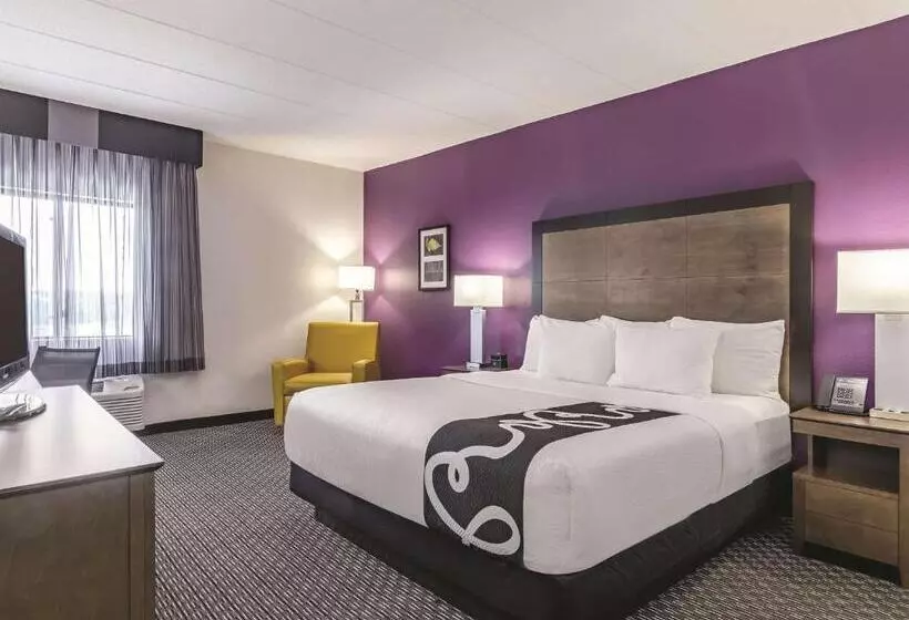 اتاق لوکس با تخت بزرگ, La Quinta By Wyndham Warwick Providence Airport