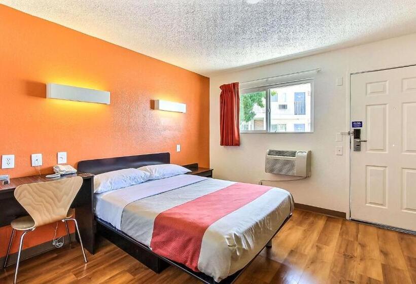 חדר סטנדרט מותאם לאדם עם מוגבלויות, Motel 6 San Jose, Ca  Airport