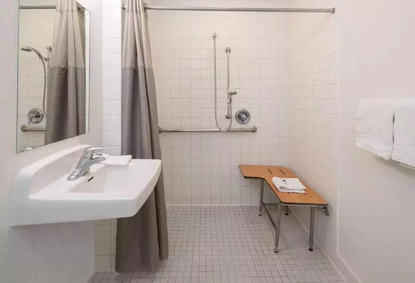 اتاق استاندارد برای معلولان, Motel 6ventura, Ca South