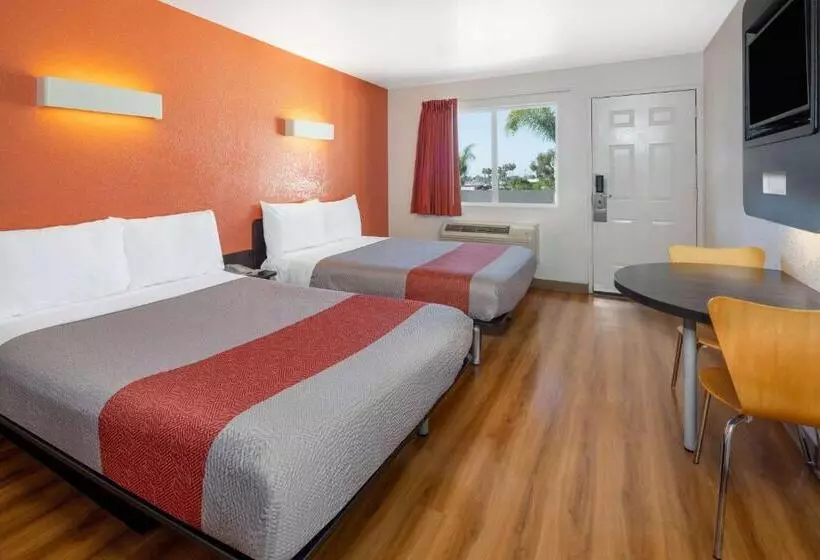 اتاق استاندارد چهار تخته, Motel 6ventura, Ca South