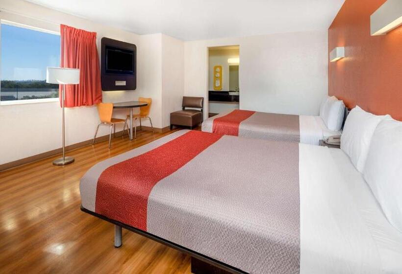 四人标准间, Motel 6ventura, Ca South