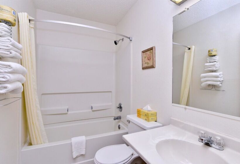 Люкс, Americas Best Value Inn & Suites International Falls