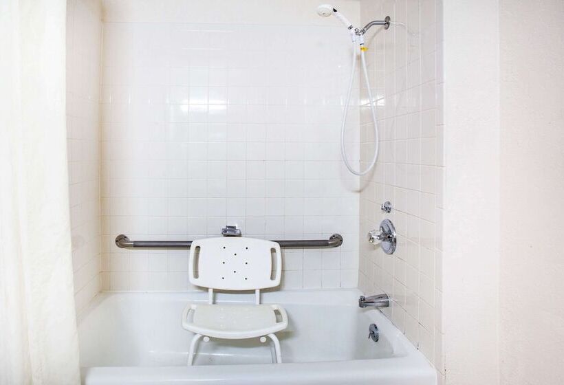 غرفه قياسيه سريرين مزدوجين, Super 8 By Wyndham Hot Springs