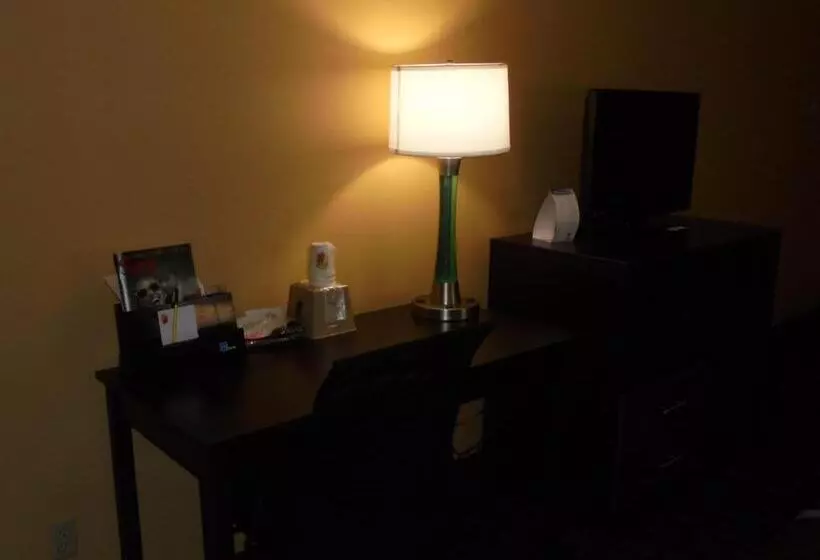 Standard-huone King-vuode, Super 8 By Wyndham Okawville