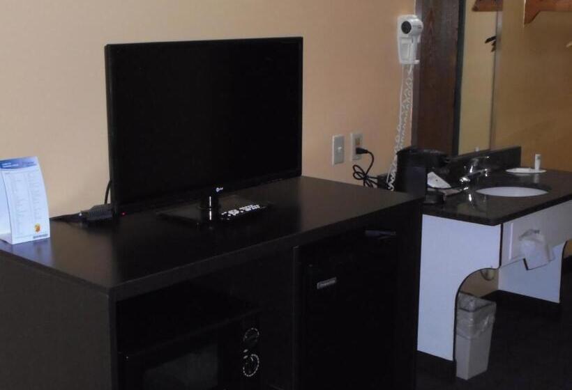 غرفة قياسية سرير كينج, Super 8 By Wyndham Okawville