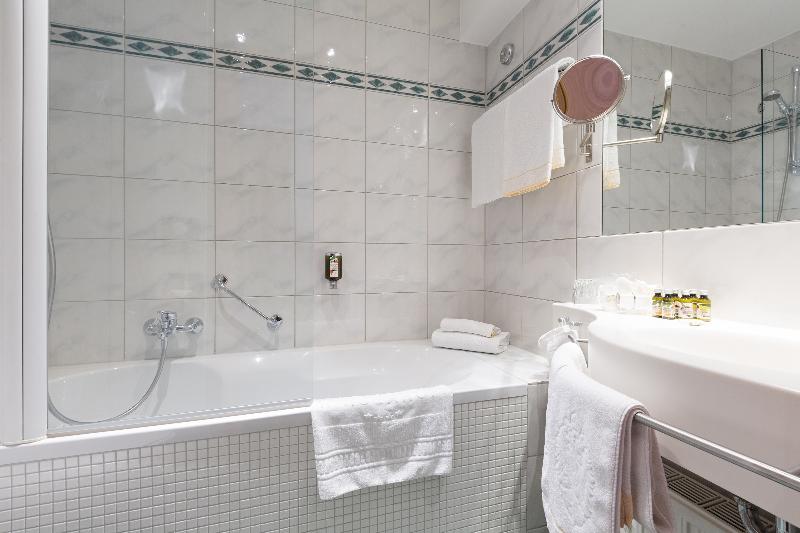 غرفة قياسية مطلّة علي حمام السباحة, Ocean Coast Hotel At The Beach Amelia Island