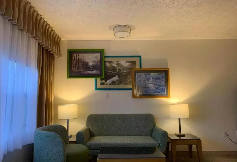 スタンダードスタジオ, Split Rock Resort