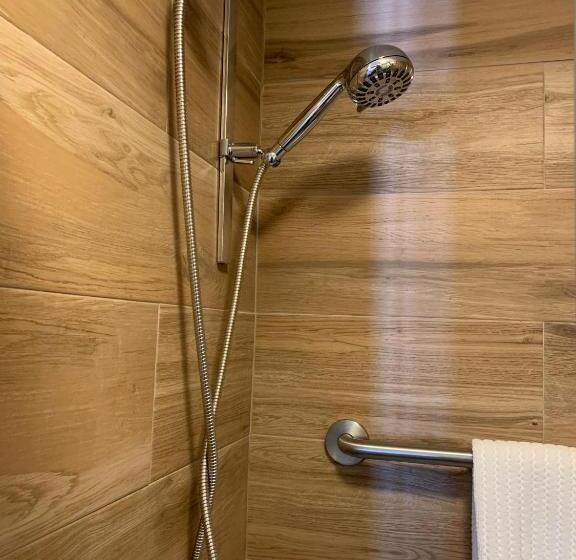 스위트 킹사이즈 침대, Split Rock Resort