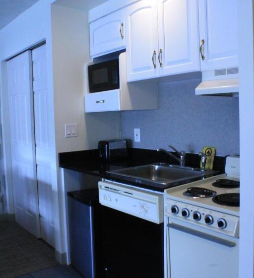 스탠다드 스튜디오, Split Rock Resort