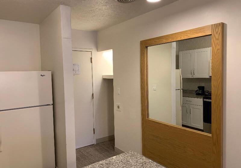 스위트, Split Rock Resort