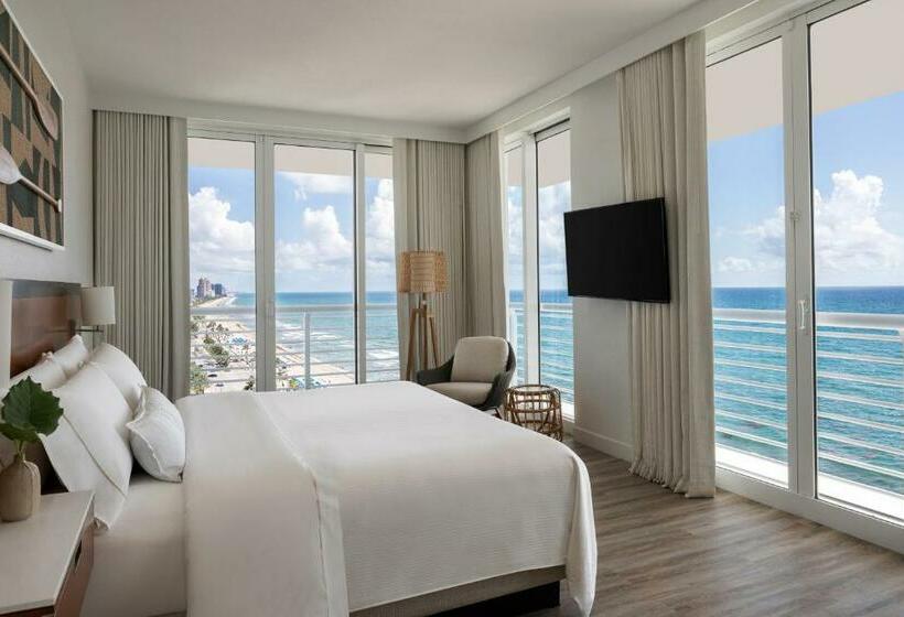 带大床的套房, The Westin Fort Lauderdale Beach Resort
