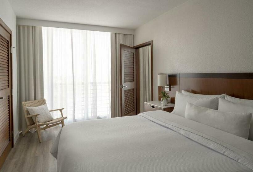 带大床的套房, The Westin Fort Lauderdale Beach Resort