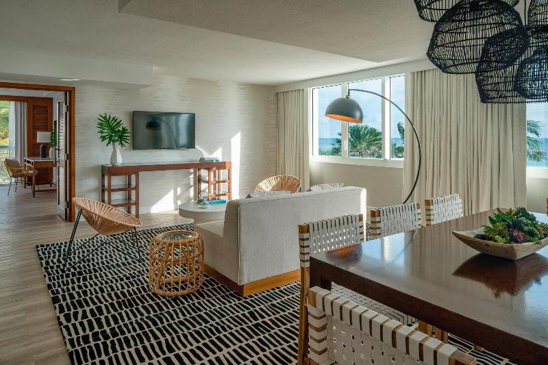 带大床的套房, The Westin Fort Lauderdale Beach Resort