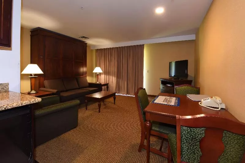 クイーンサイズベッドのスイートルーム, Best Western Plus Ahtanum Inn