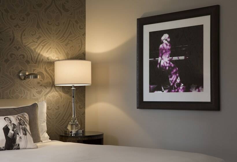 غرفه قياسيه سريرين مزدوجين, De Anza