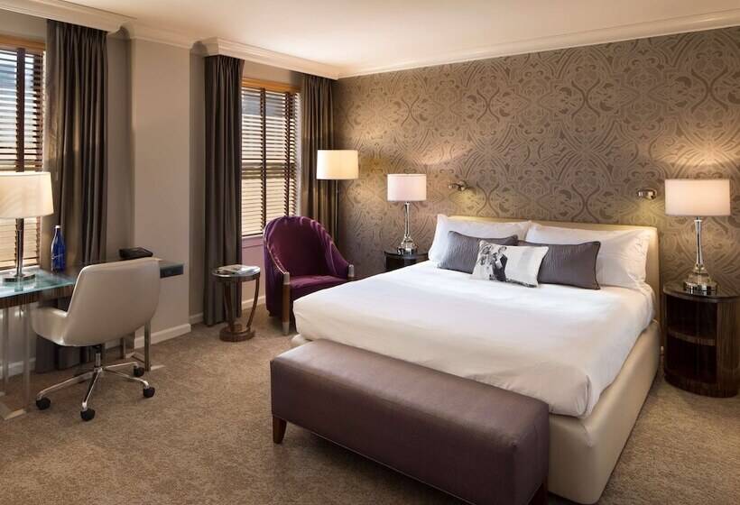 غرفة ديلوكس, De Anza