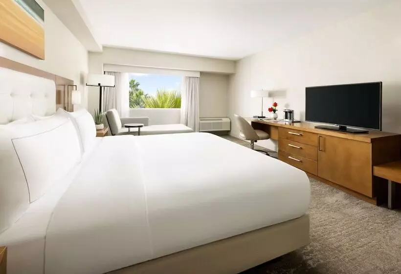 スタンダードルーム, Hilton Tucson East