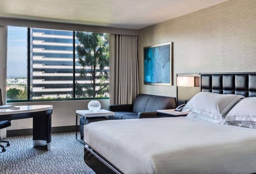 חדר סטנדרט מיטה זוגית, Hilton Woodland Hills / Los Angeles