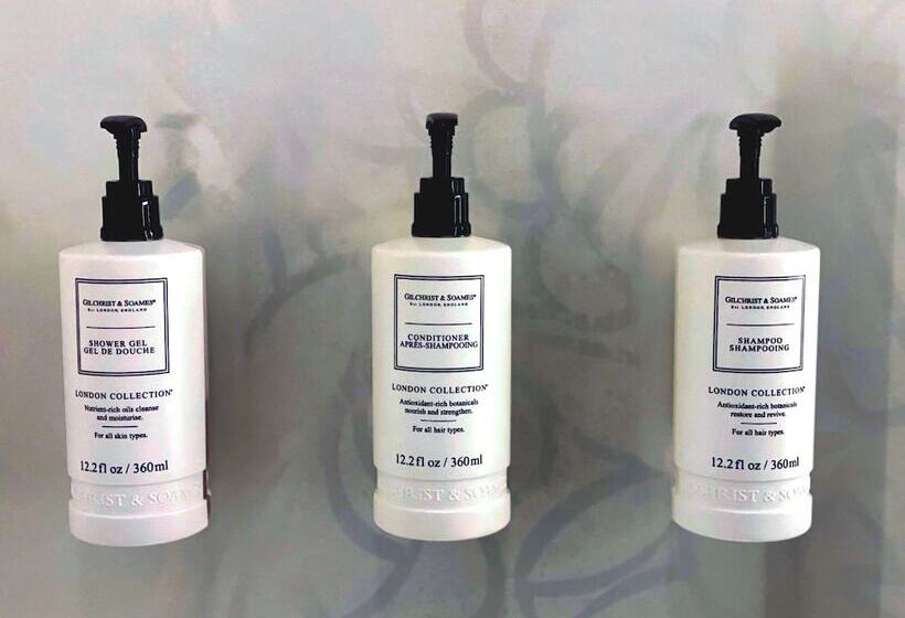 غرفة قياسية سرير كينج لذوى الإحتياجات الخاصة, Hilton Woodland Hills / Los Angeles