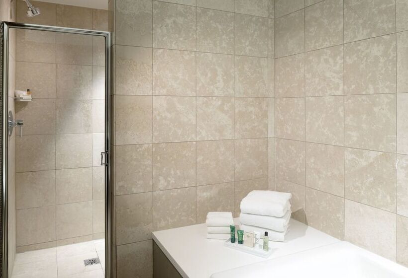 جناح بريميوم, Hilton Woodland Hills / Los Angeles