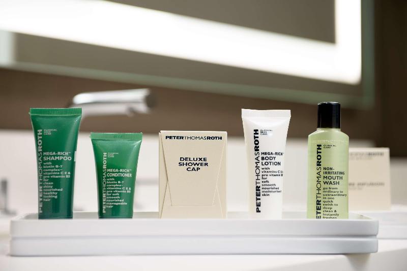 스탠다드 룸 킹사이즈 침대, Hilton Woodland Hills / Los Angeles