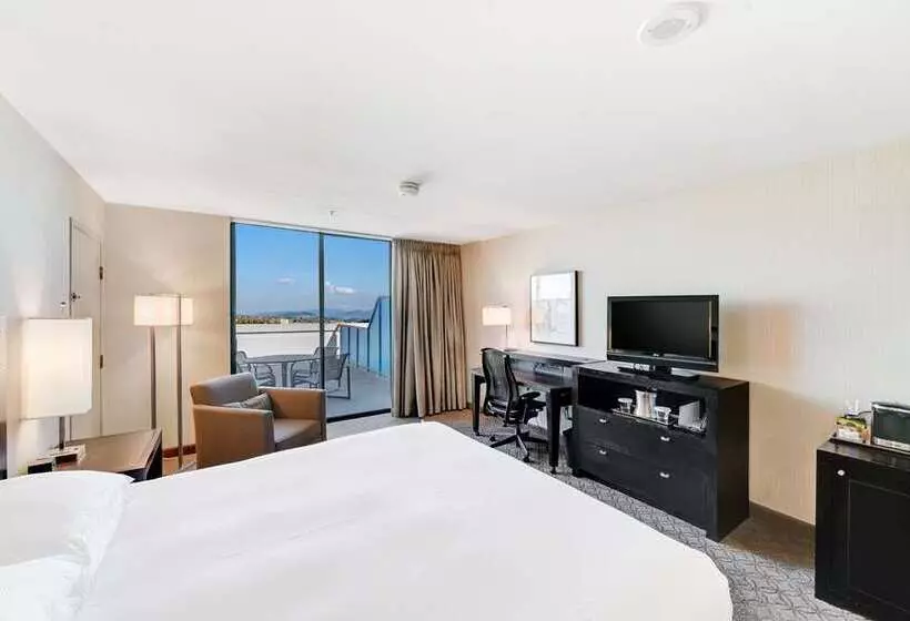 キングサイズベッドのスタンダードルーム, Hilton Woodland Hills / Los Angeles
