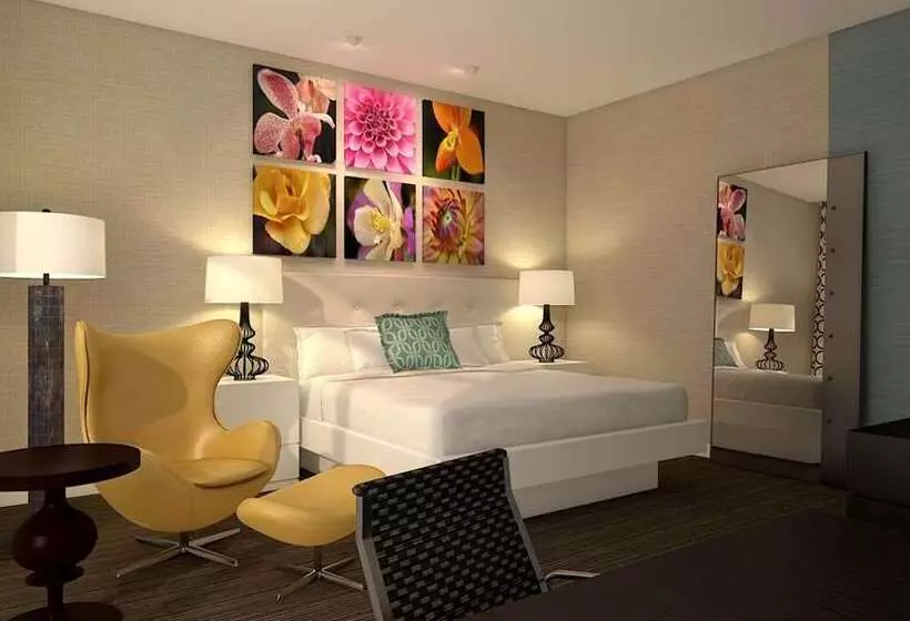 キングサイズベッドのスタンダードルーム, Hilton Woodland Hills / Los Angeles