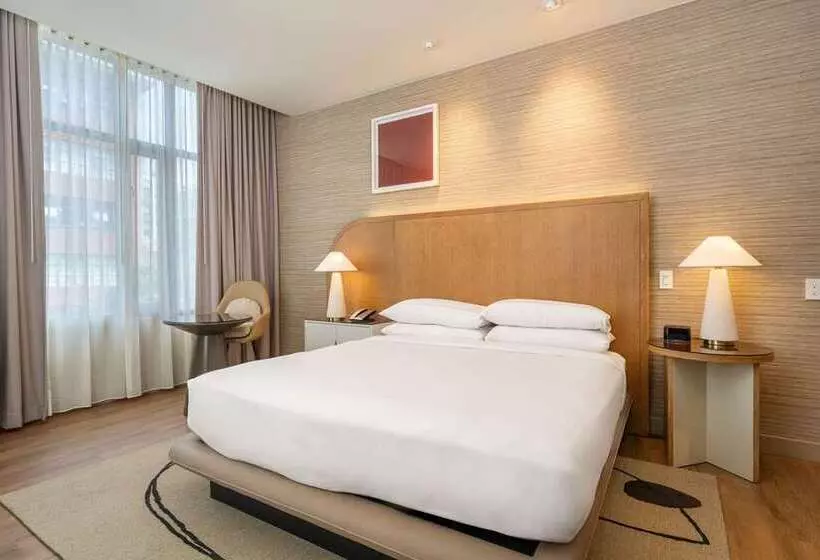 キングサイズベッドのスタンダードルーム, Hilton Woodland Hills / Los Angeles
