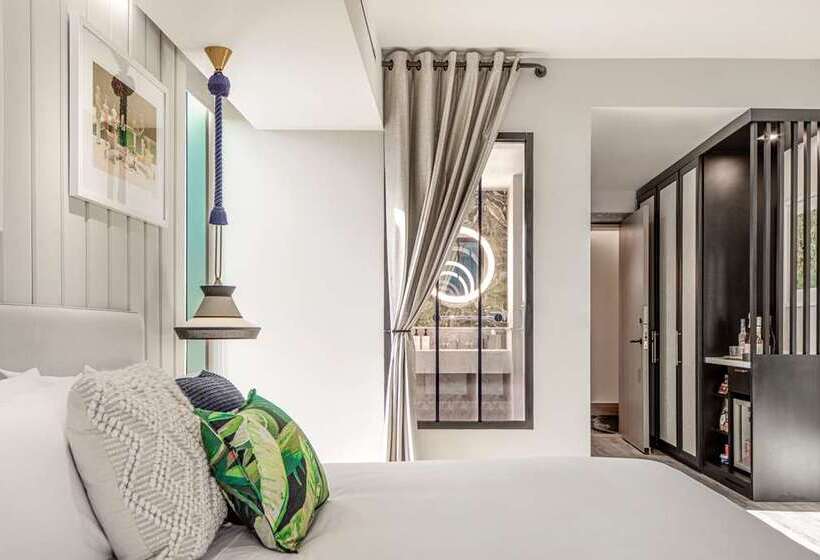 غرفة قياسية سرير كينج, Hilton Woodland Hills / Los Angeles