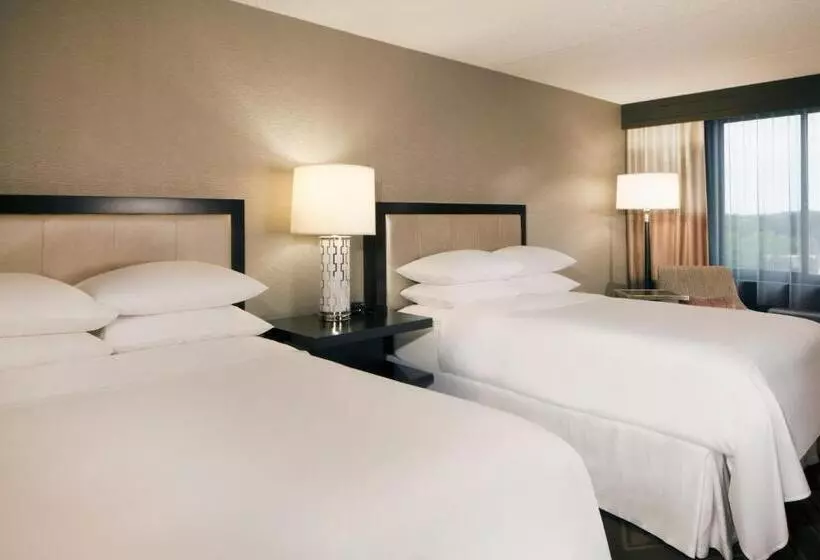 ２ダブルベッドのスタンダードルーム, Sheraton Bucks County Langhorne