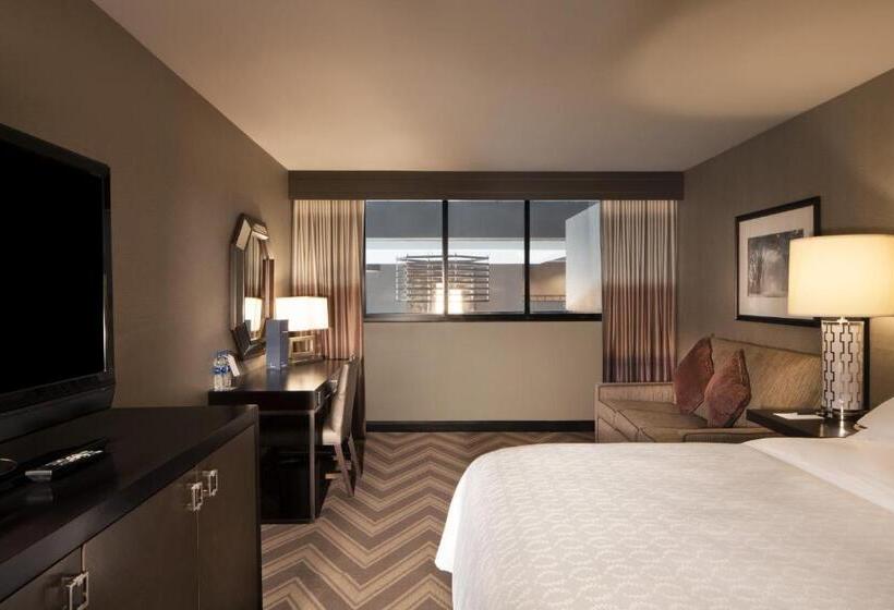 带大床的标准间, Sheraton Bucks County Langhorne