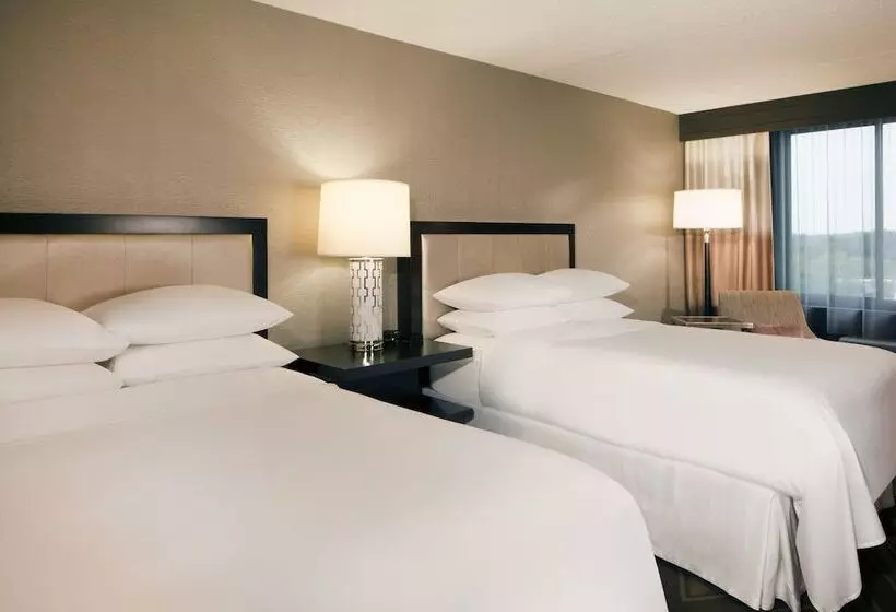 ２ダブルベッドのスタンダードルーム, Sheraton Bucks County Langhorne