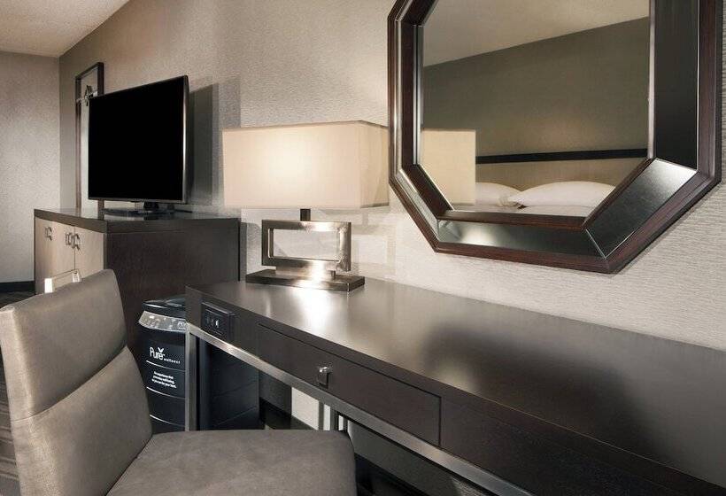 带2个双人床的标准工作室, Sheraton Bucks County Langhorne