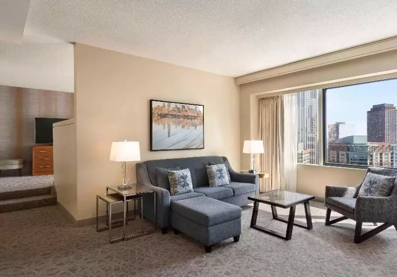 キングサイズベッドのジュニアスイート, Swissôtel Chicago