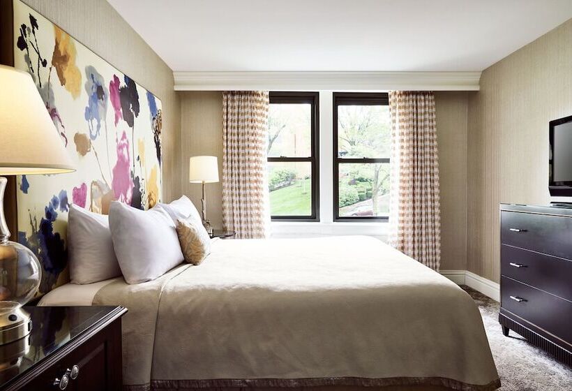 جناح, The Raphael Hotel, Autograph Collection