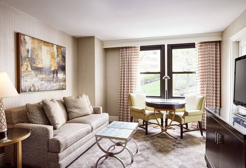 스위트, The Raphael Hotel, Autograph Collection