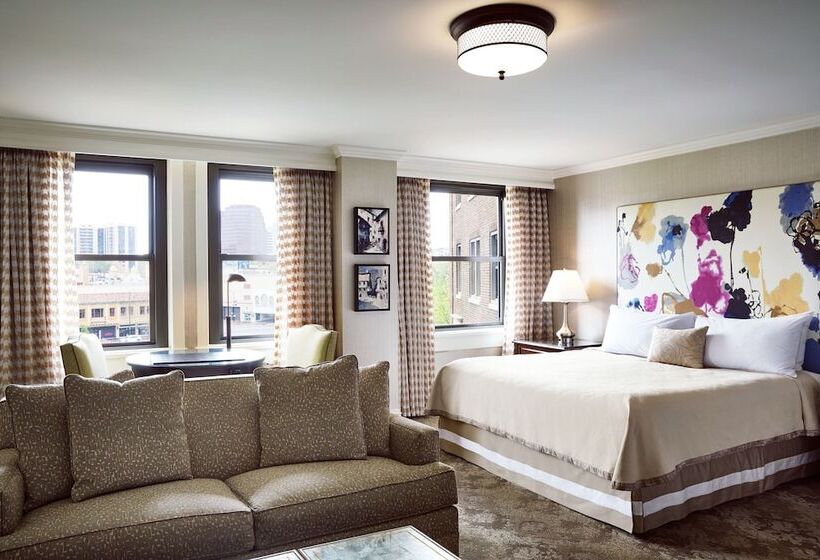 إستوديو قياسى سرير مزدوج, The Raphael Hotel, Autograph Collection