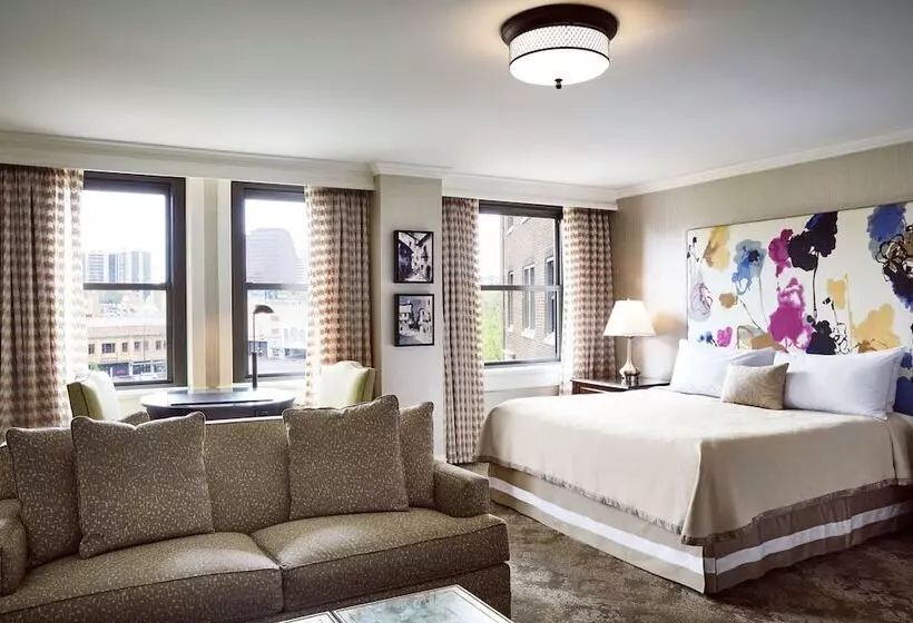 استودیوی استاندارد با تخت دوبل, The Raphael Hotel, Autograph Collection