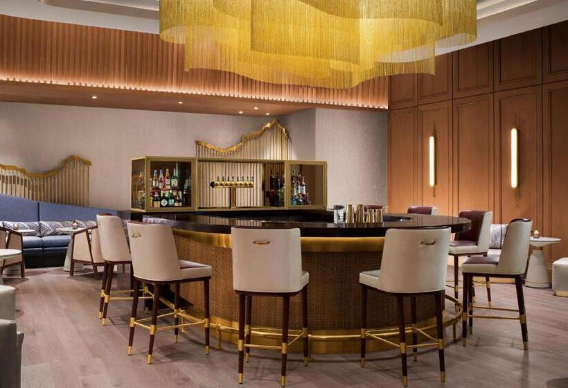 キングサイズベッドのクラブルーム, The Ritzcarlton, Naples