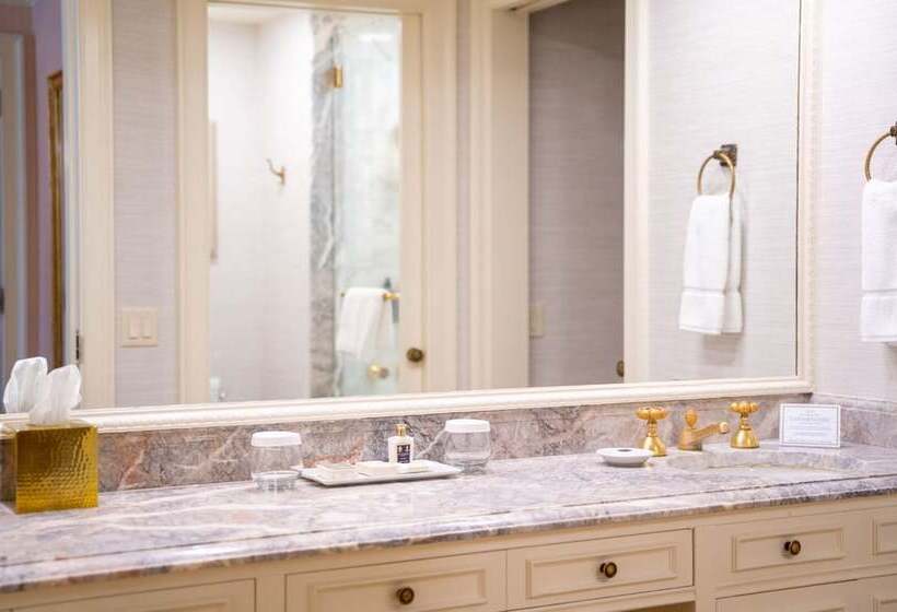 豪华房间, The Westgate