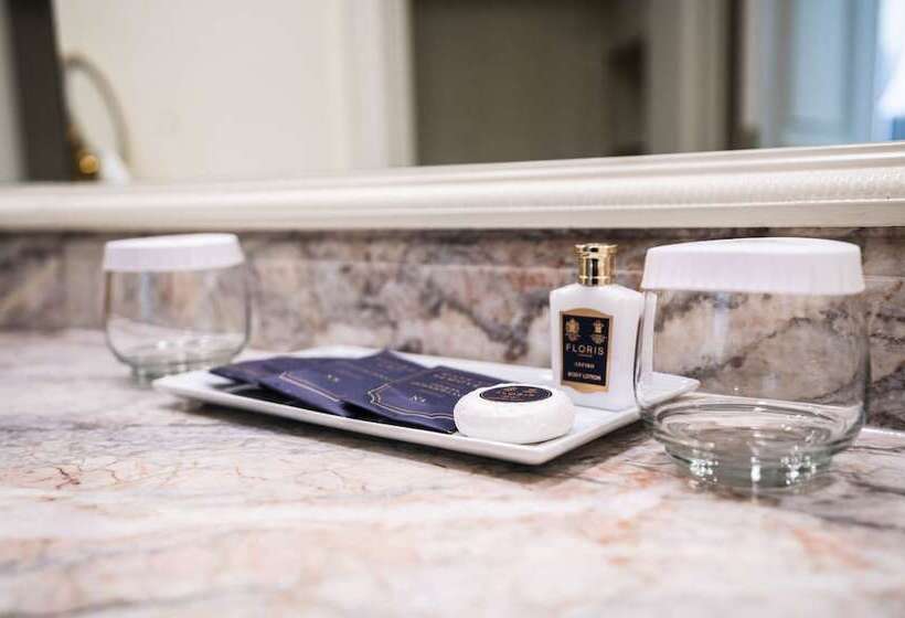 豪华房间, The Westgate