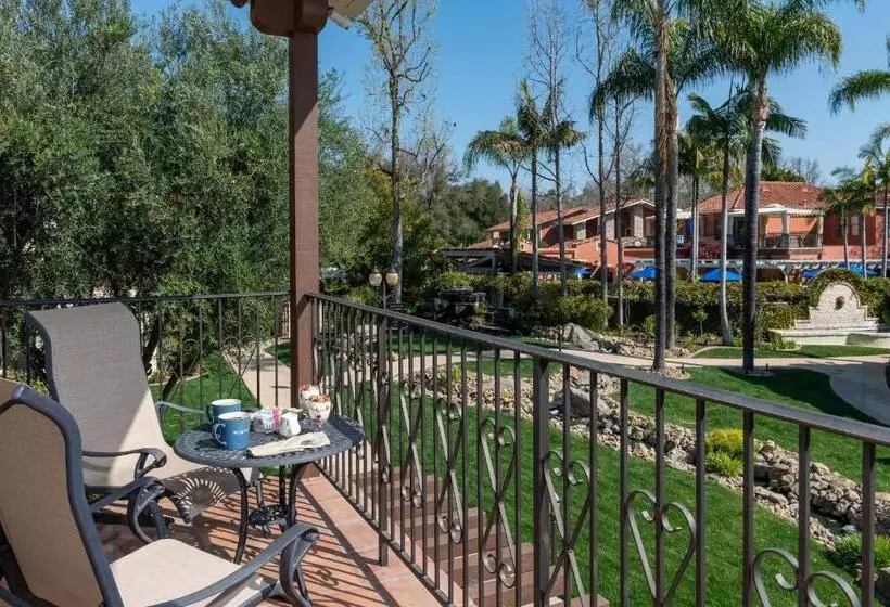 سوییت, Westlake Village Inn