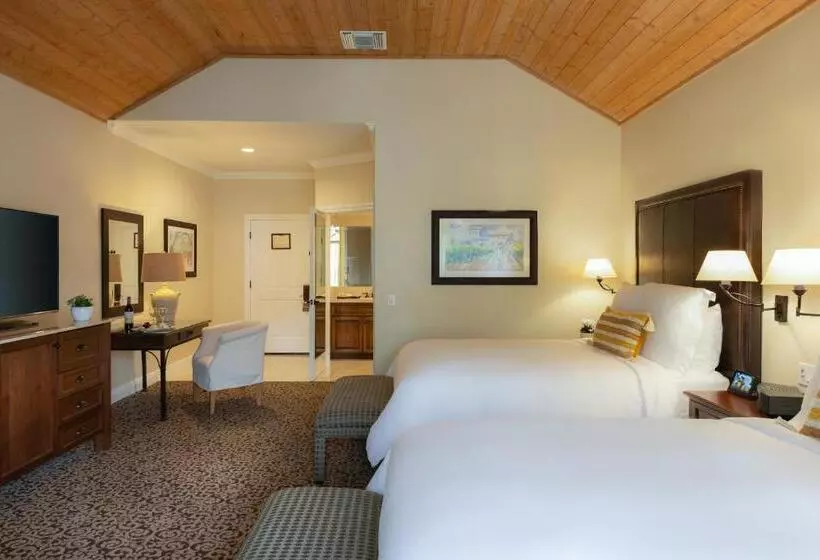 سوئیت با وان آب گرم, Westlake Village Inn