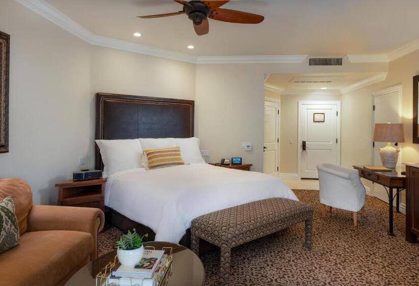 جناح سرير كينج, Westlake Village Inn