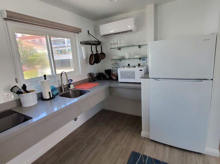 جناح ذو إطلالة جانبية على البحر, Sea Horse Resort