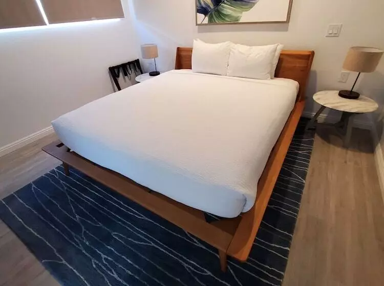 سوییت با چشم‌انداز جانبی دریا, Sea Horse Resort
