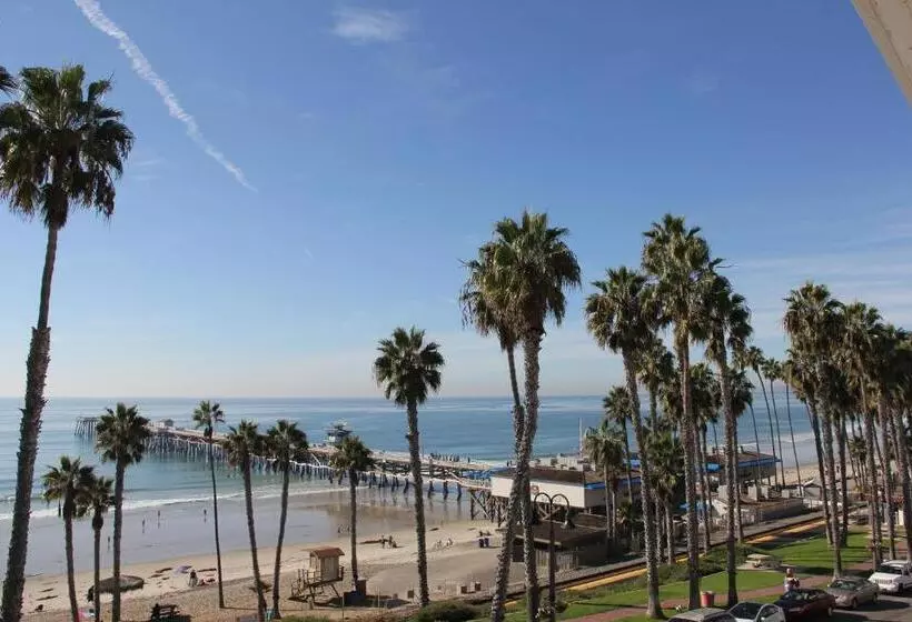 سوییت با چشم‌انداز دریا, Sea Horse Resort