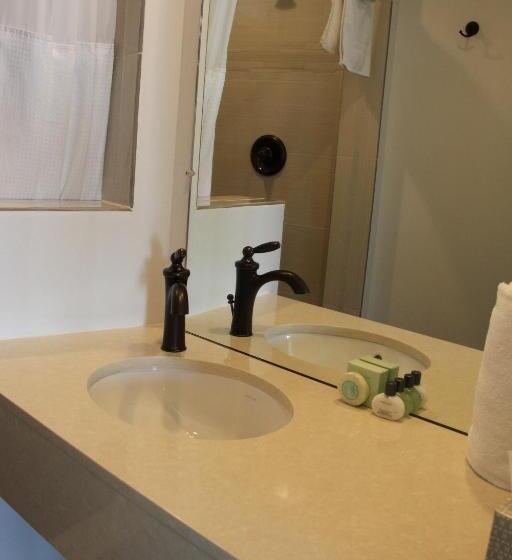 جناح ديلوكس غرفتين نوم, Sea Horse Resort